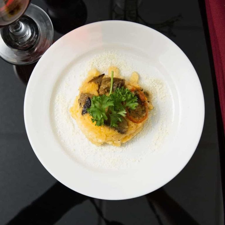 product-grid-gallery-item